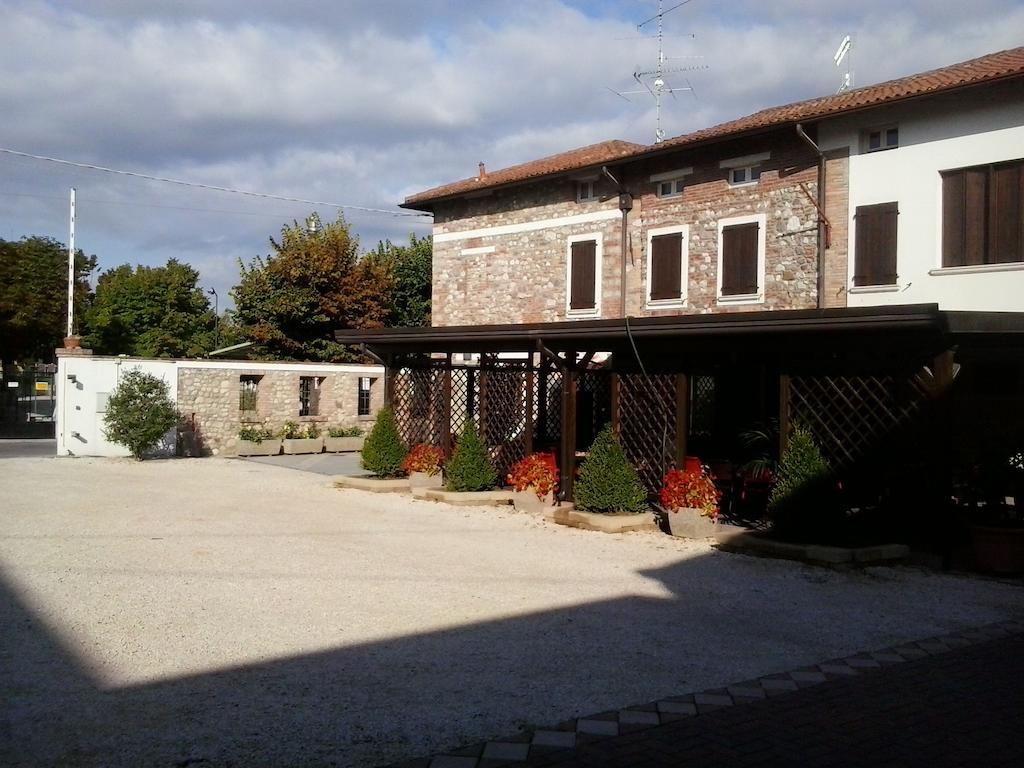 Hotel Trattoria Milani Lonato Zewnętrze zdjęcie